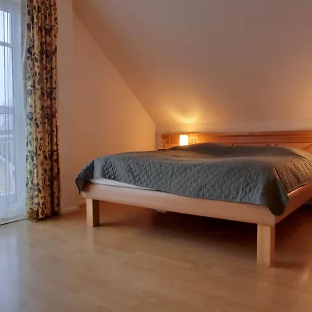 Апартаменты F18 *