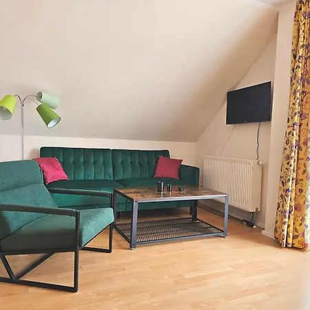F18 Apartment *